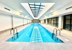 Estudios Homer y Disney con piscina, gimnasio, netflix y wifi gratis